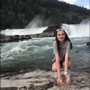 Meet your Posher, Avy